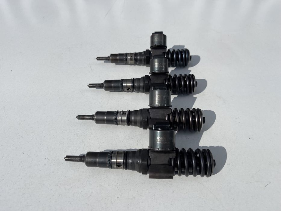 Насос форсунка 2.0 TDI 103 KW BKD AZV 03G 130 073 G Skoda A5 Golf 5