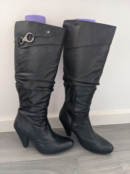 Botas pretas cano alto 37