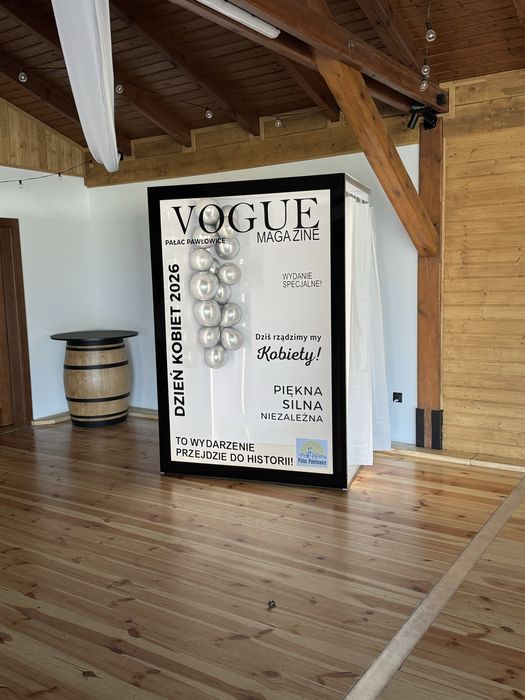 Fotobox VOGUE, fotobudka, photobox fotoboks atrakcja na imprezę wesele