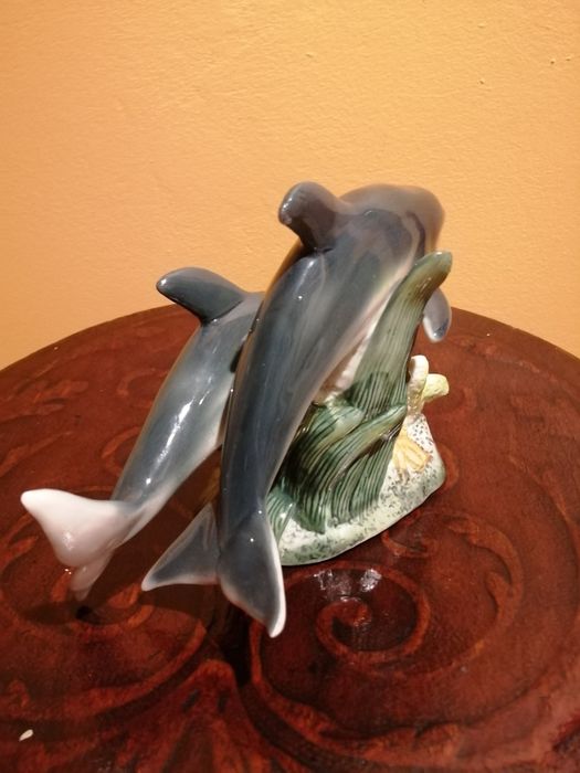 Delfiny porcelanowe