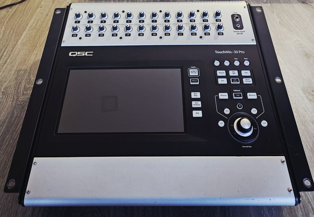 QSC Touchmix 30 Pro como nova