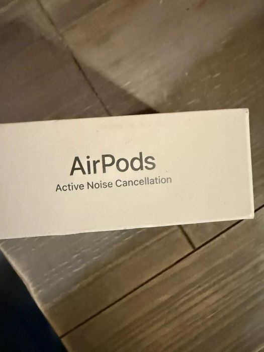 Apple Air Pods (4. generacji) z aktywną redukcją szumów LA cja (A NC)