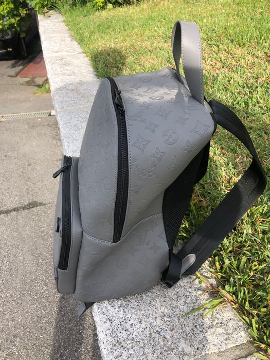 Mochila LV cinza