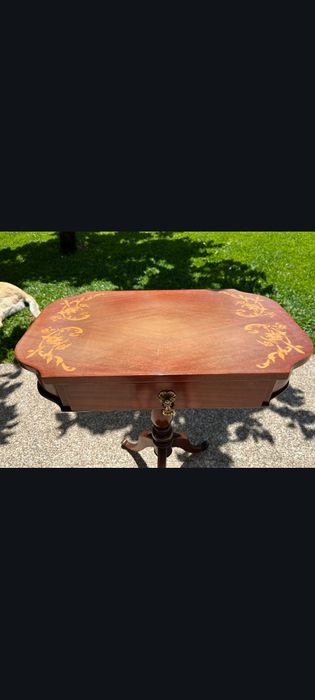 Vendo mesinha antiga