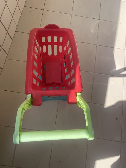Carronho de compras de crianca.