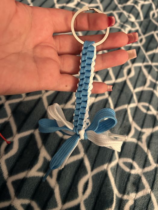 Porta chaves branco e azul