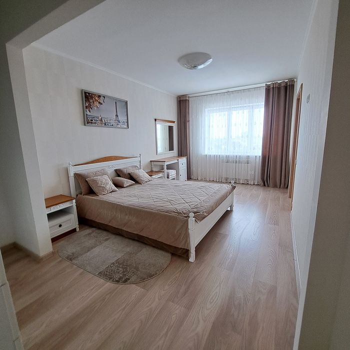 Простора 2к квартира на Фабричній