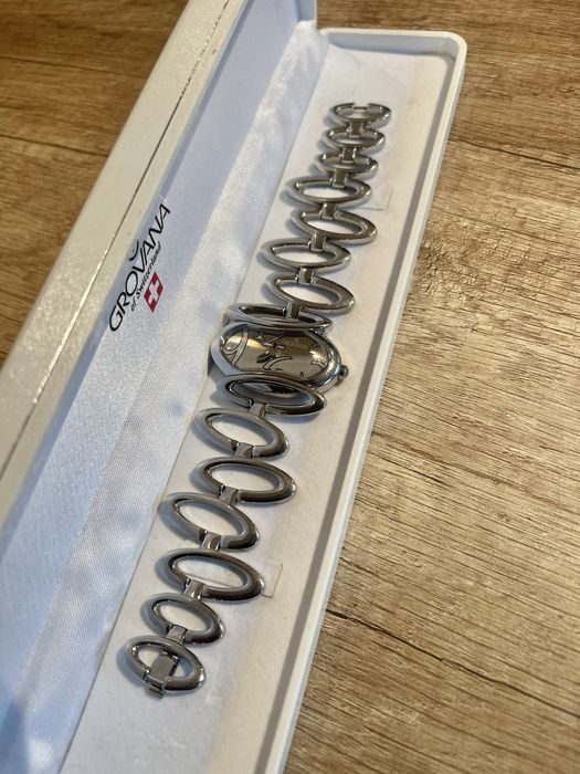 Zegarek firmy Grovana