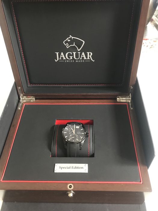 Швейцарскій годиник Jaguar
