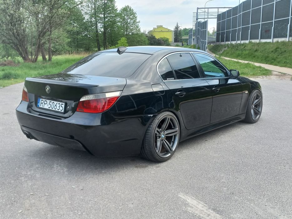 Bmw e60 530d 218km mpakiet navi prof pdc