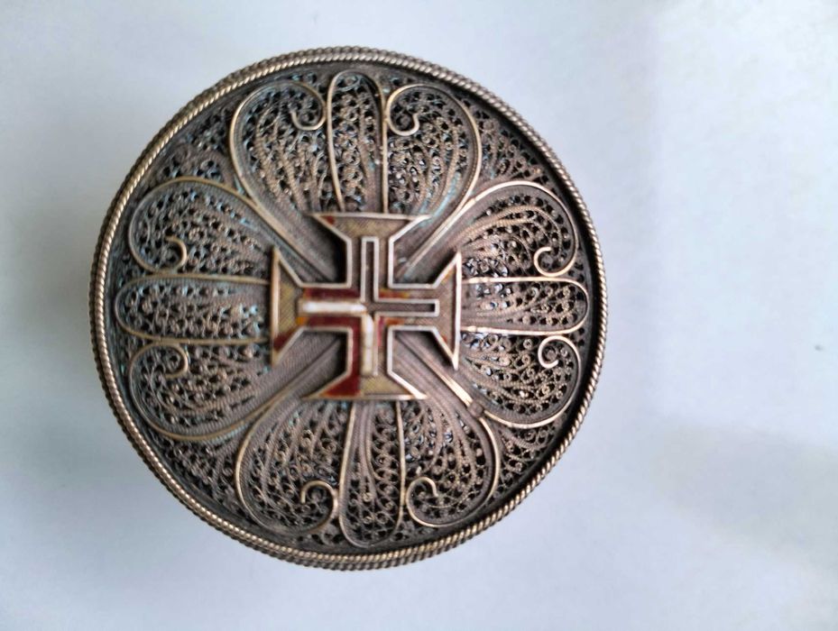 Caixa de comprimidos em prata dourada Filigrana.