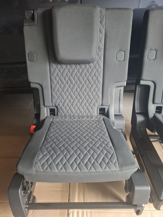 Fotele  3.rząd VW Caddy model 2025