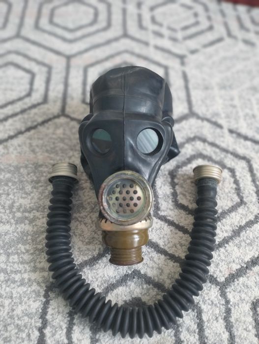Противогаз шмс,читайте опис.