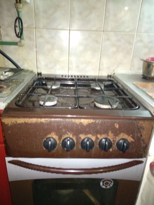 Газовая плита .Б/У