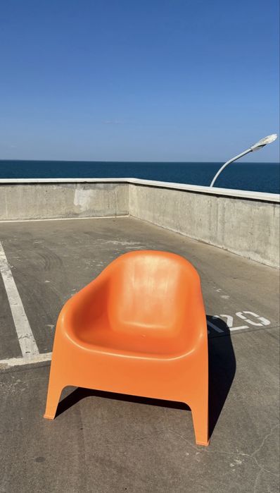 Продам пластиковое кресло ИКЕА.  б/у