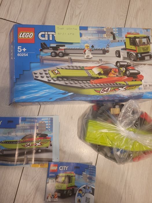 Lego Transporter łodzi wyścigowej