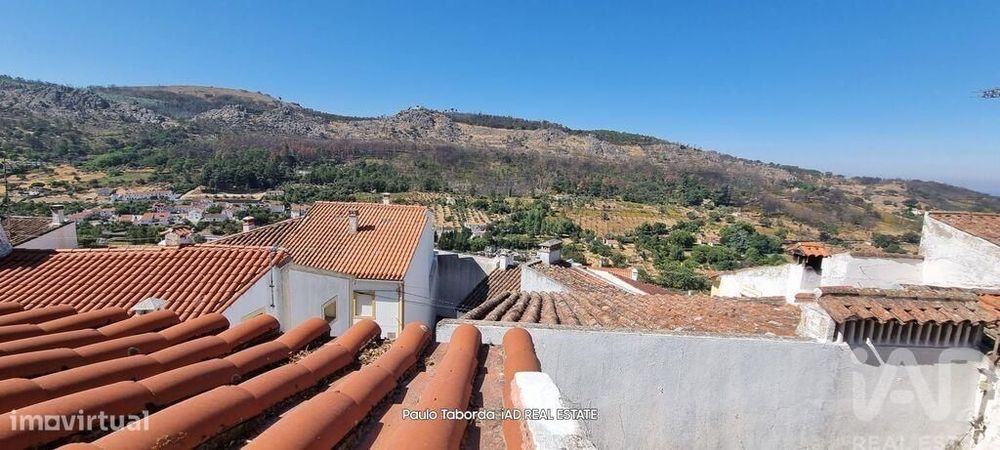Moradia em banda T3 em Santiago Maior de 126 m2