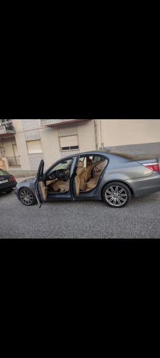 BMW 520 D E60 ano 2007 foto 3