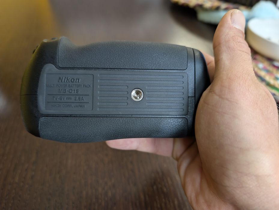 Grip Nikon MB-D15