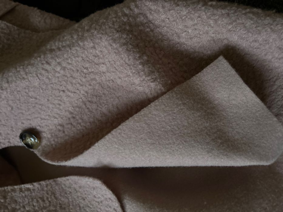 Легке італійське пальто на весну