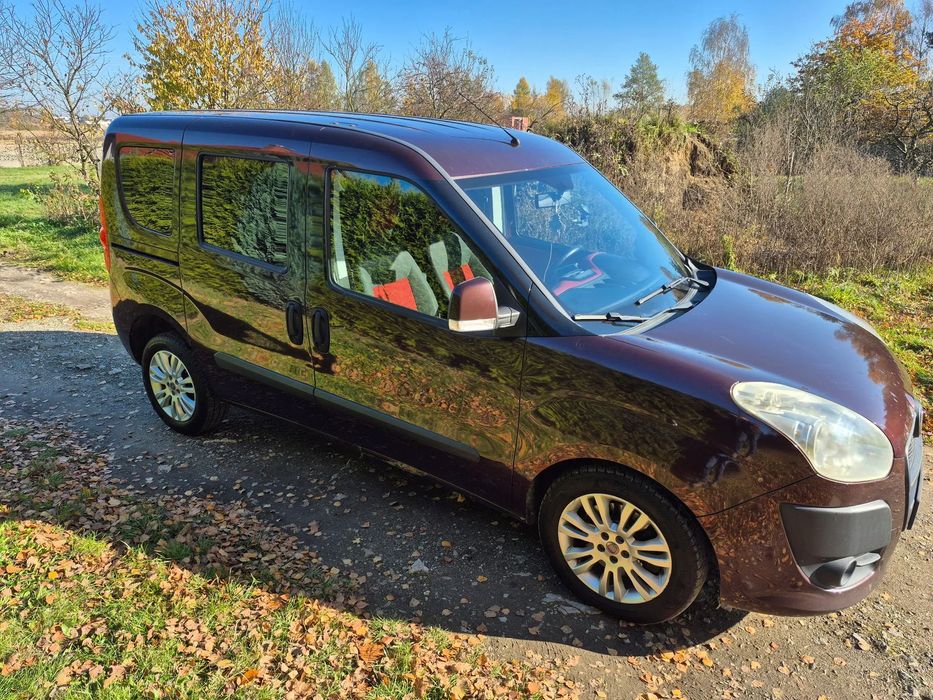 Fiat Doblo Fiat Doblo 2.0 Multijet 135 KM 2011•Bezwypadkowy•8 opon GRATIS