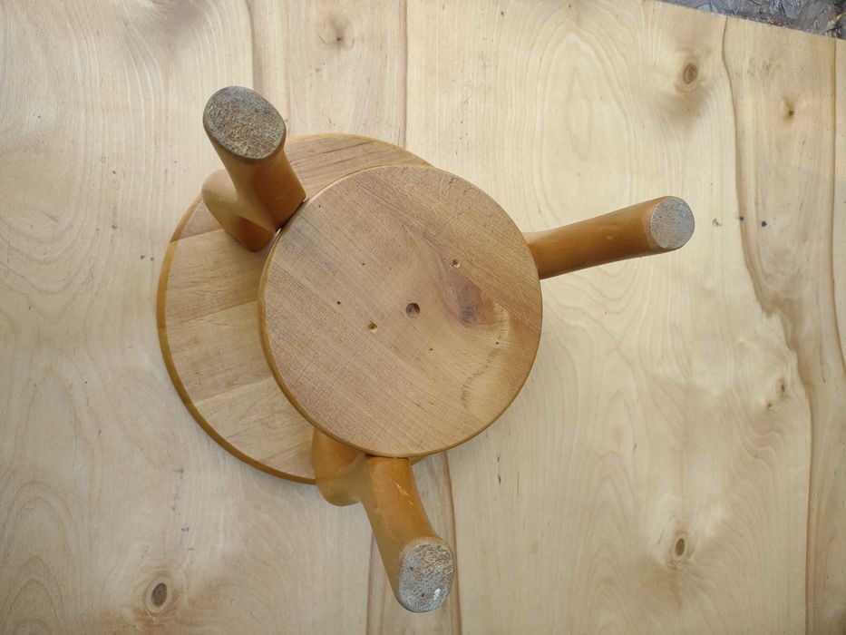 Kwietnik mały . wys. 28 cm.