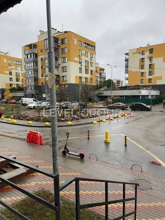 Оренда фасадного приміщення 92 кв.м на Данченка 1. Варшавський р-н