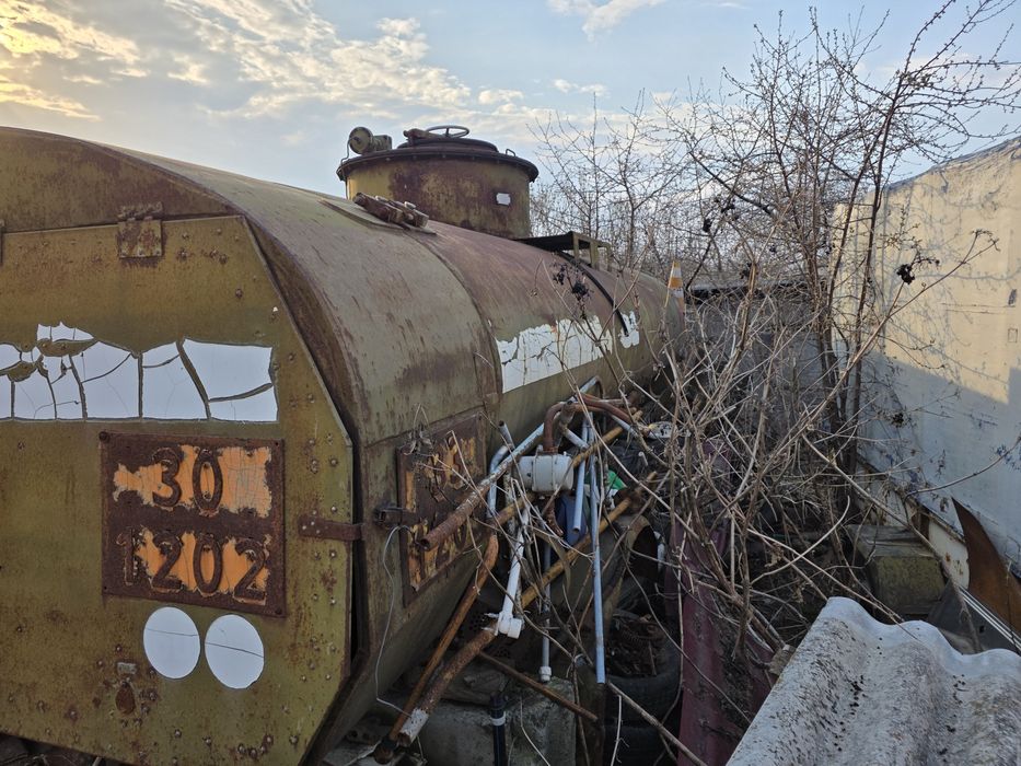 Бочка, цистерна,  бензовоз 9100л