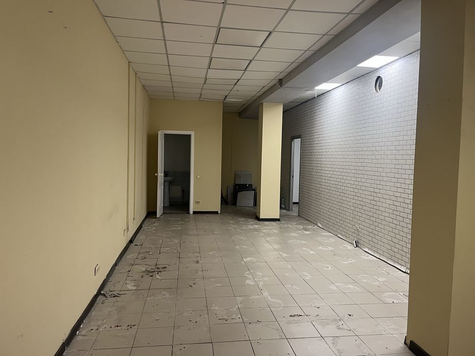 Оренда 98 м2 ,Ахматова 14- а, 42000 грн
