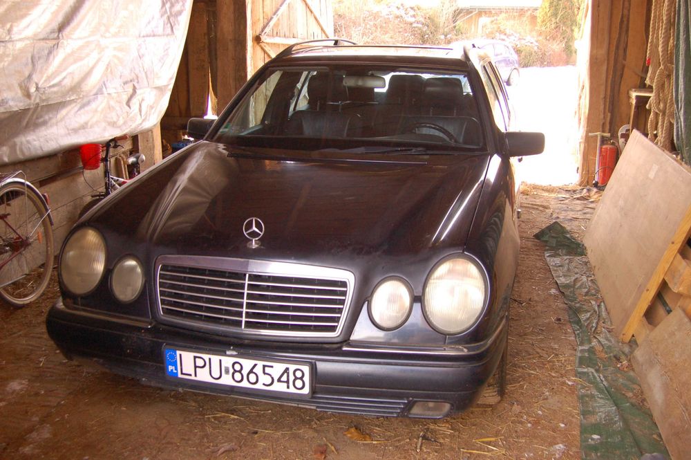 Mercedes w210 E 200k 2,0 gaz 137 kW kombi 97' hak skóra lak189 300tys.