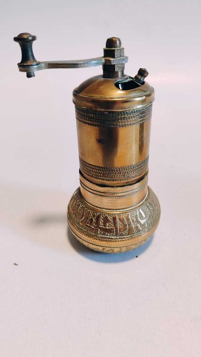 Bule , almofariz e moedor de café  - valor unidade