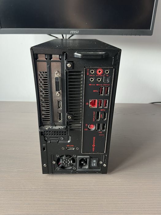 Komputer stacjonarny MSI Nightblade MI3 i5-7400/8GB/Win10 GTX1050Ti