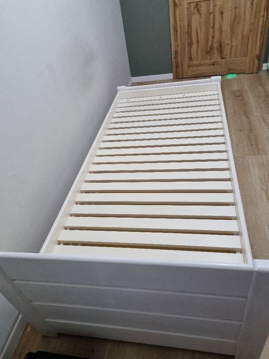 Łóżko drewniane 90 x 200 z materacem