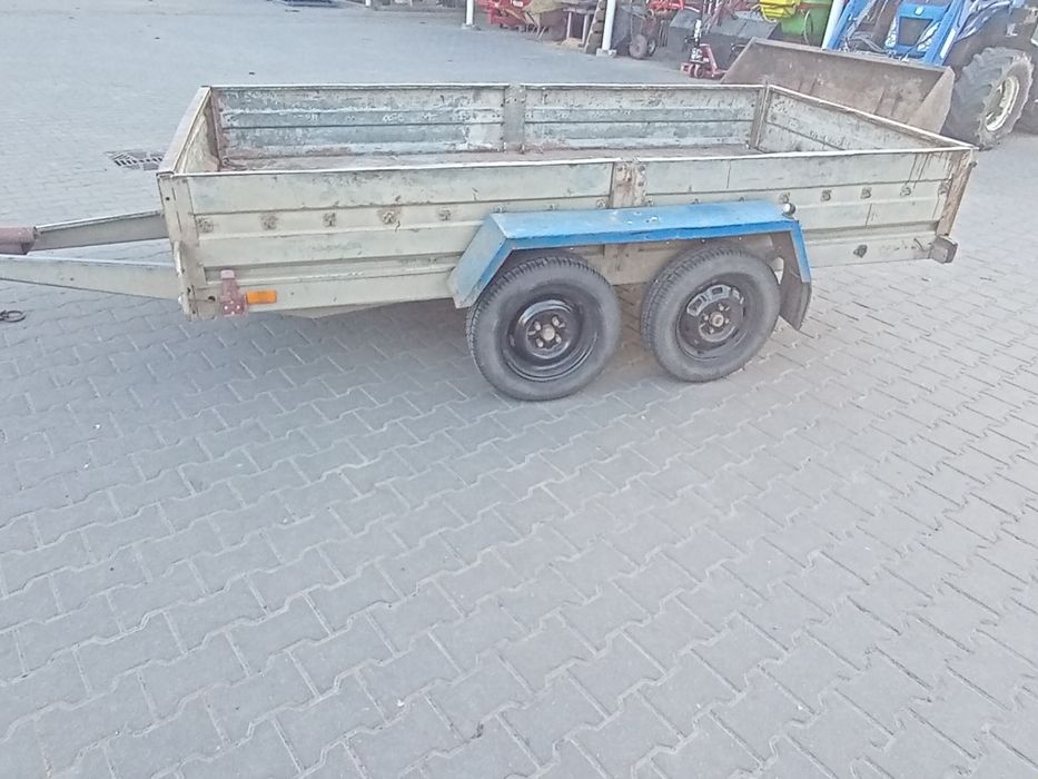 Przyczepka samochodowa