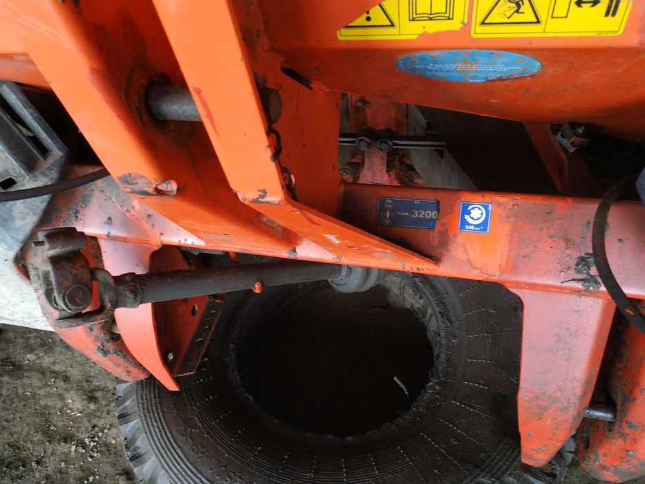 Розкидач мінеральних добрив Rauch AXIS 30.2