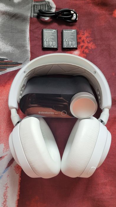 SteelSeries Arctis Nova Pro Wireless Bezprzewodowe Słuchawki