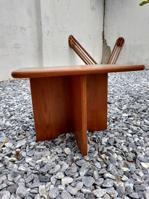Mesa em madeira maciça