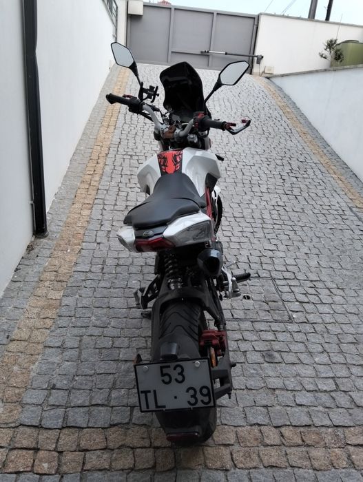 Benelli TNT 125 extras