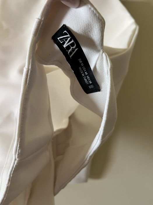 Calça estilo zara branva como nova!