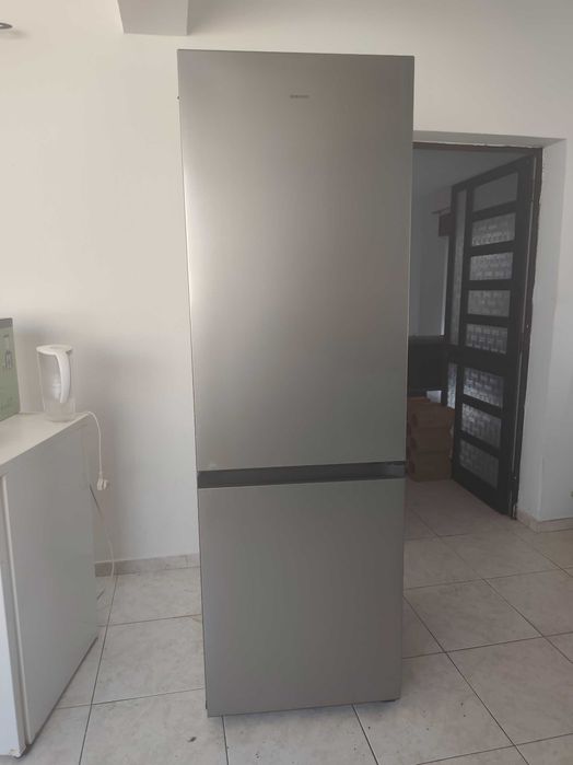 Frigorífico combinado SAMSUNG 344 LT
