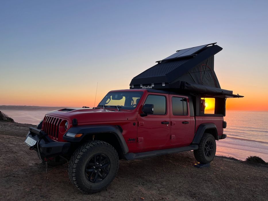 Jeep Gladiator with Alu-Cab rooftend64846549362177120