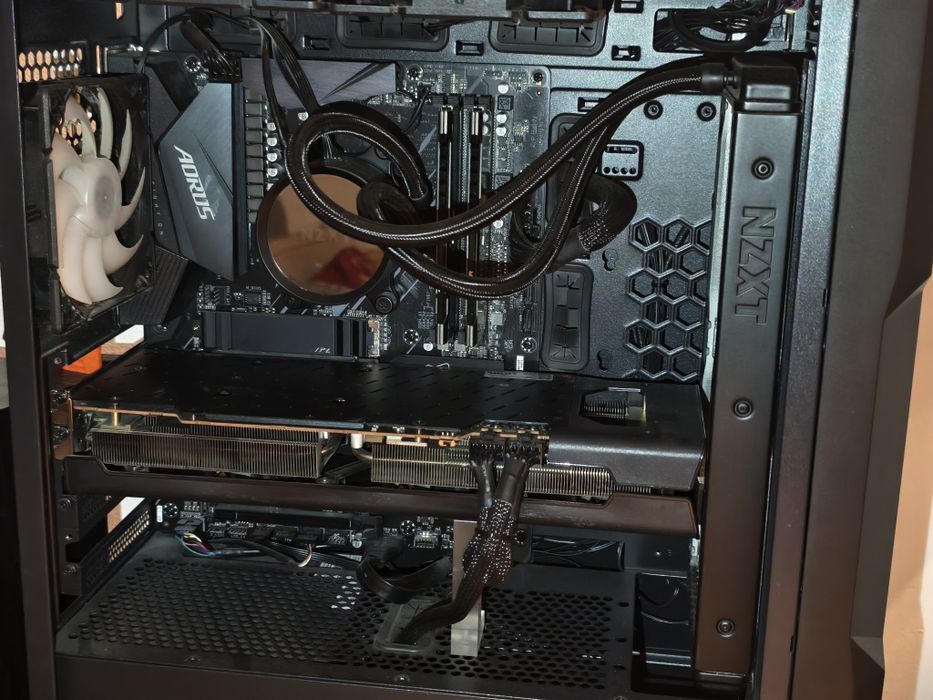 Rx 6800xt Ryzen 5 5600x LG ultragear OLED 240hz wym