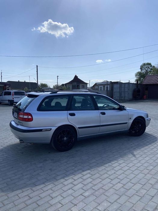 продаю авто Volvo