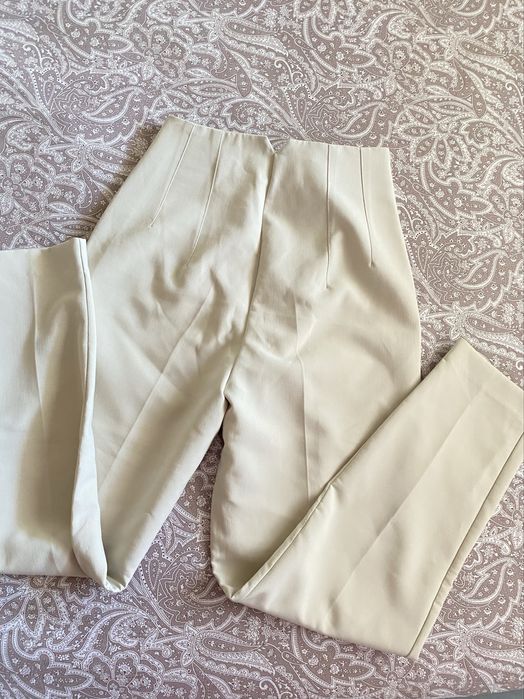 Calça zara alfaitaria tamanho 34 com etiqueta