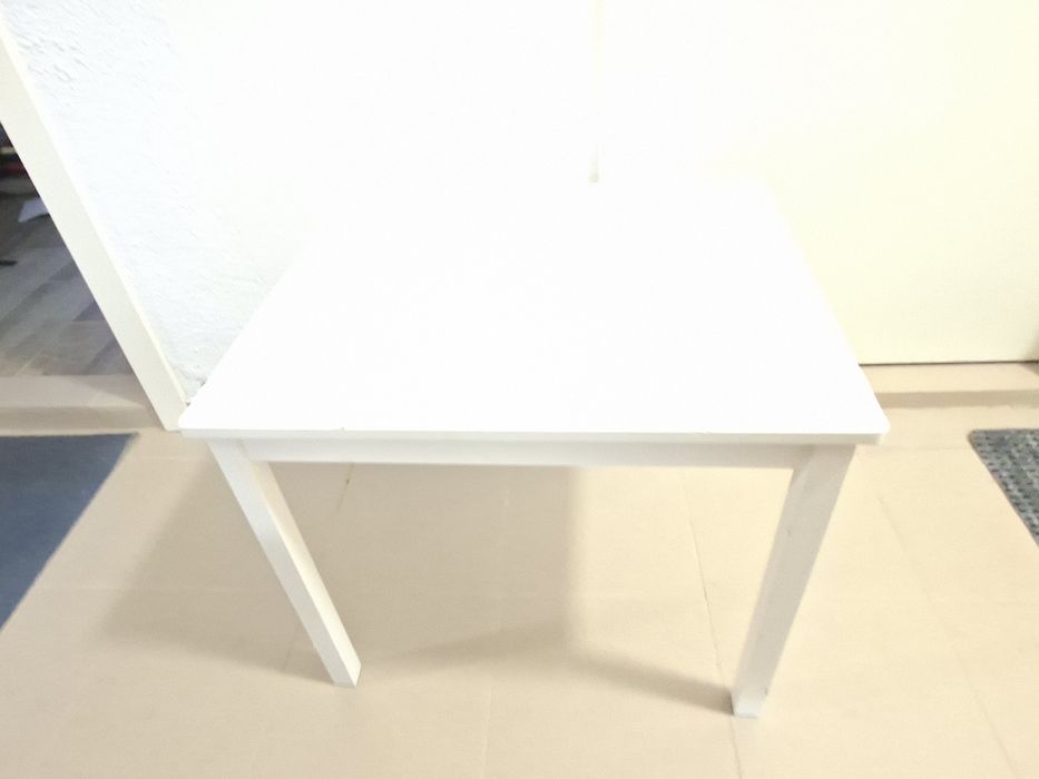 Mesa e cadeiras ikea