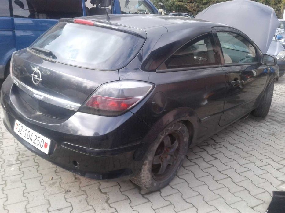 Opel Astra H GTC 3D Coupe 1.3 CDTi 2006r Klapa Tył Szyba Lampy Blenda