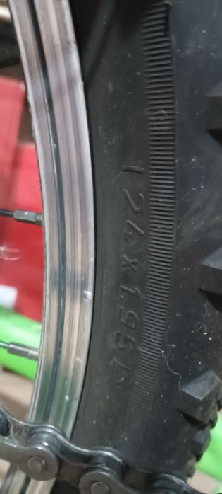 Bicicleta verde roda24