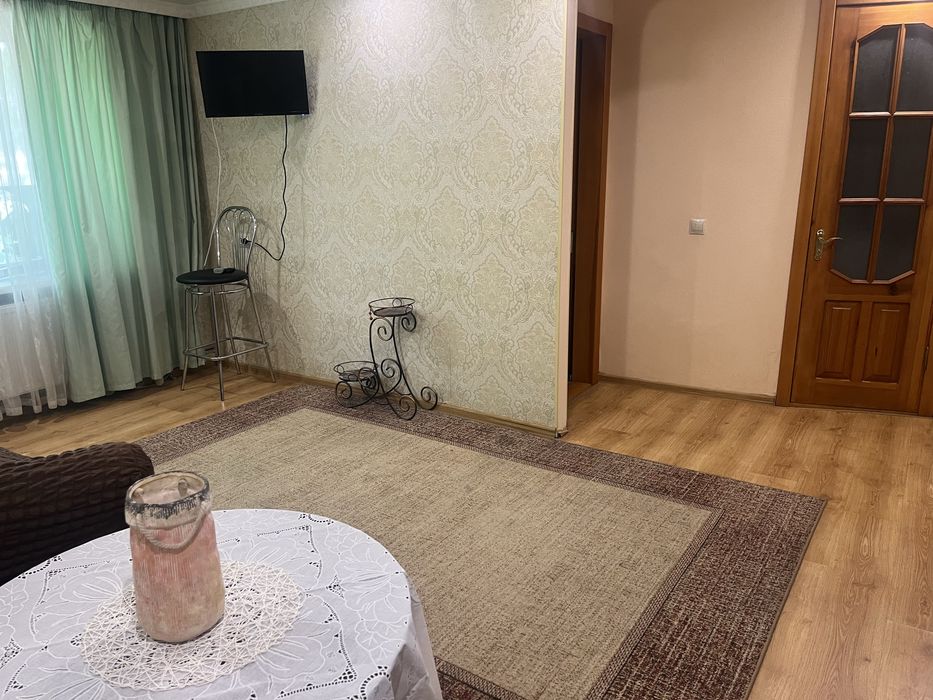 Гарна 2х кімнатна квартира навпроти лікарні Святого Лу