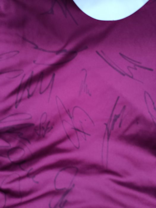 Okazja Kolekcjonerska koszulka HANNOVER 96 z podpisami CAŁEJ DRUŻYNY! Sezon 10/11