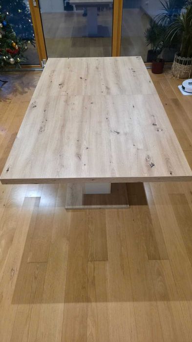 Mesa de Jantar Extensível Conforama – Excelente Estado (180–230 cm)